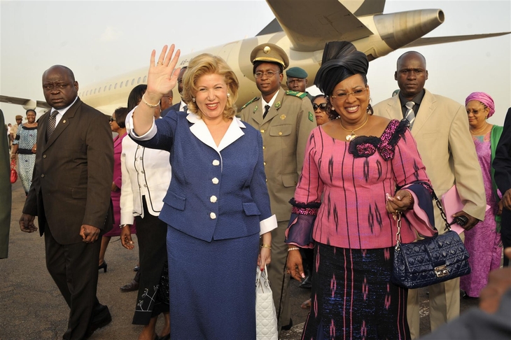 Réunion des Premières Dames sur la Réduction la mortalité maternelle et néo-natale - Mme Dominique Ouattara invitée par Mme ATT